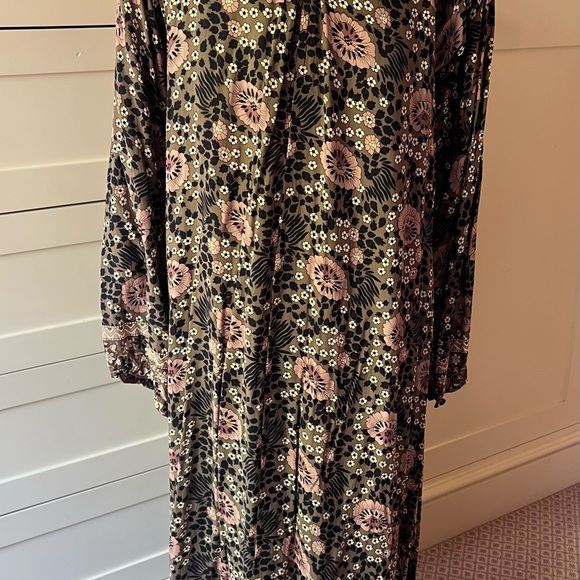 Natalie Martin Dresses & Skirts - Natalie Martin Pink and Black Floral Maxi Dress